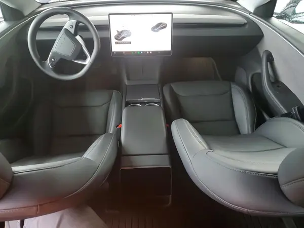 5YJ3E1EA2SF035567 2025 TESLA MODEL 3 - Image 8