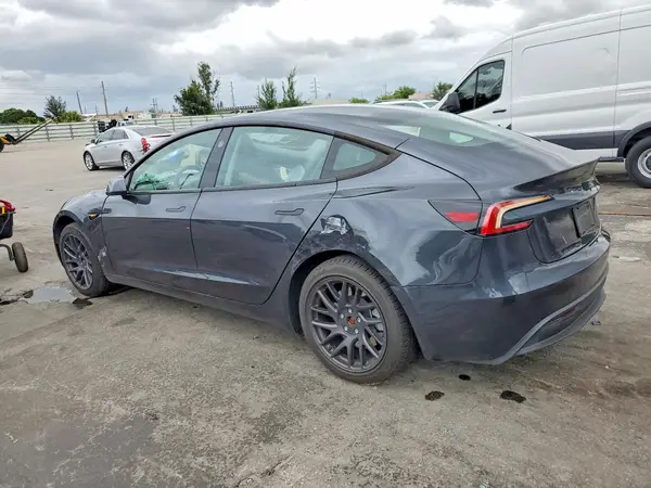 5YJ3E1EA2SF035987 2025 TESLA MODEL 3 - Image 2