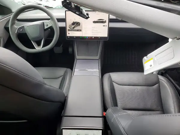 5YJ3E1EA2SF035987 2025 TESLA MODEL 3 - Image 8