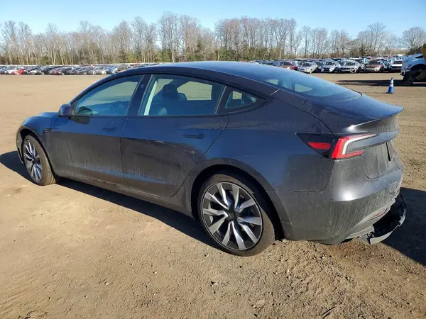 5YJ3E1EA2SF036279 2025 TESLA MODEL 3 - Image 2