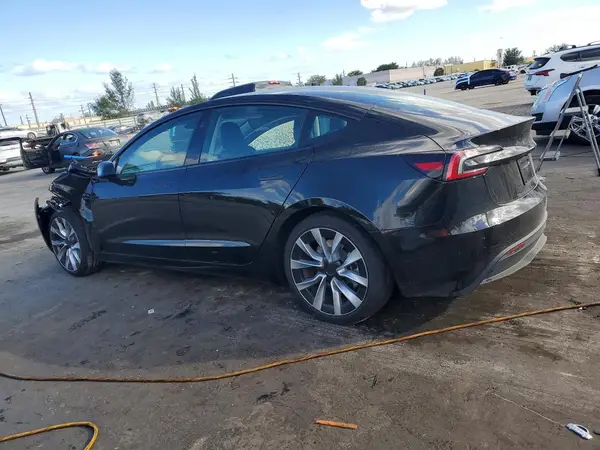 5YJ3E1EA2SF037027 2025 TESLA MODEL 3 - Image 2