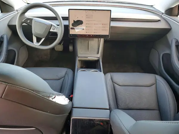 5YJ3E1EA2SF037027 2025 TESLA MODEL 3 - Image 8