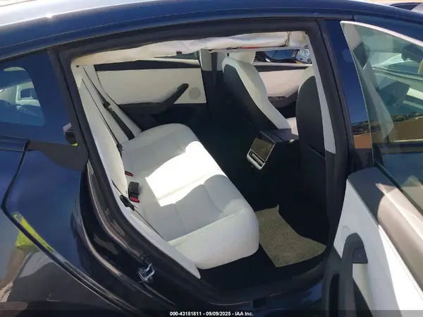 5YJ3E1EA2SF038470 2025 TESLA MODEL 3 - Image 8