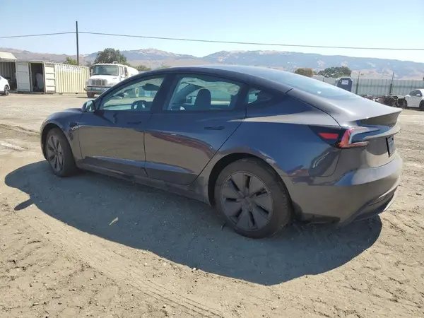 5YJ3E1EA2SF039148 2025 TESLA MODEL 3 - Image 2