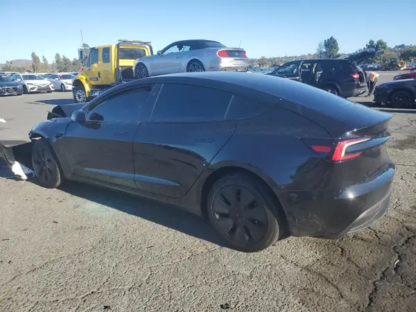 5YJ3E1EA2SF039179 2025 TESLA MODEL 3 - Image 2