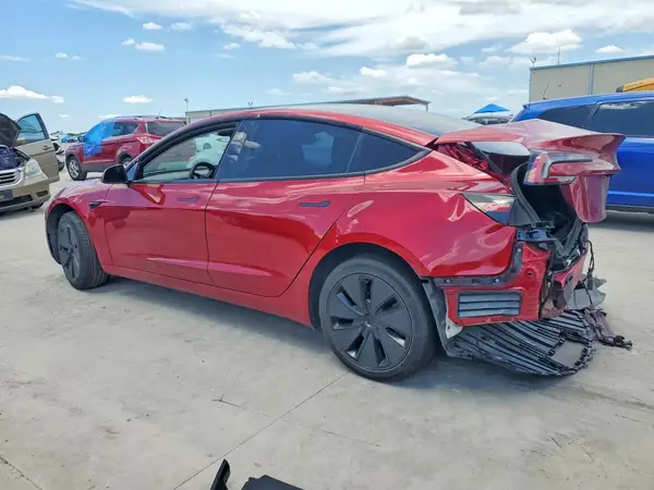 5YJ3E1EA2SF039358 2025 TESLA MODEL 3 - Image 2