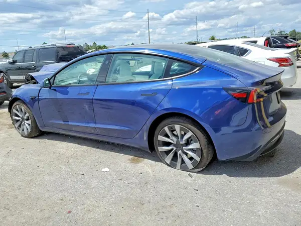 5YJ3E1EA2SF040364 2025 TESLA MODEL 3 - Image 2