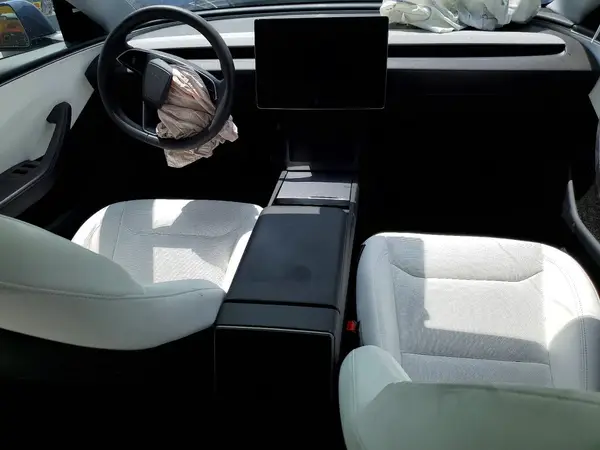 5YJ3E1EA2SF040364 2025 TESLA MODEL 3 - Image 8