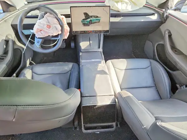 5YJ3E1EA2SF041515 2025 TESLA MODEL 3 - Image 8