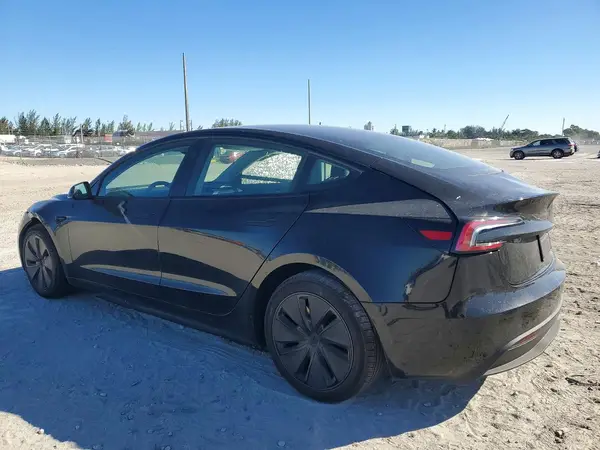 5YJ3E1EA2SF042602 2025 TESLA MODEL 3 - Image 2