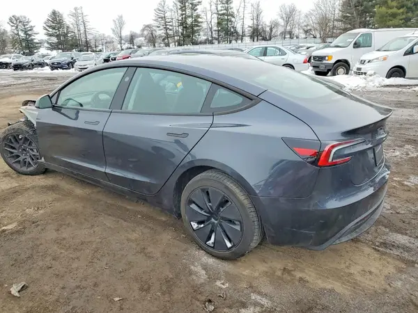 5YJ3E1EA2SF042941 2025 TESLA MODEL 3 - Image 2