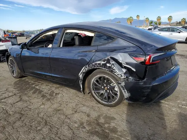 5YJ3E1EA2SF046729 2025 TESLA MODEL 3 - Image 2
