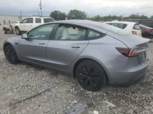 5YJ3E1EA2SF058475 2025 TESLA MODEL 3 - Image 2
