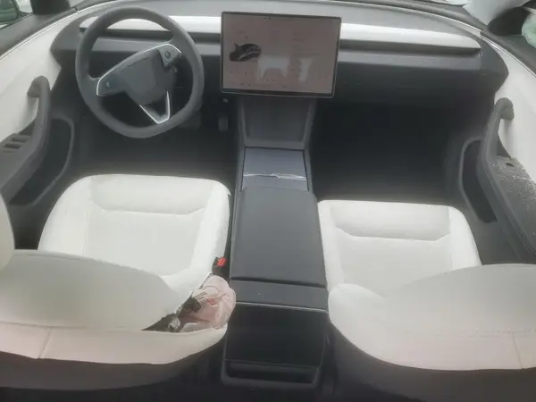5YJ3E1EA2SF058475 2025 TESLA MODEL 3 - Image 8