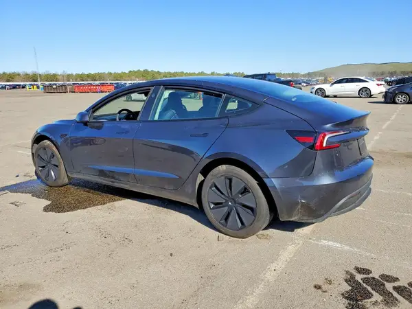 5YJ3E1EA2SF059562 2025 TESLA MODEL 3 - Image 2