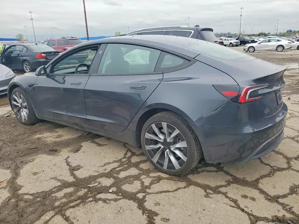 5YJ3E1EA2SF062882 2025 TESLA MODEL 3 - Image 2