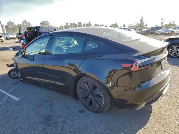 5YJ3E1EA2SF063806 2025 TESLA MODEL 3 - Image 2