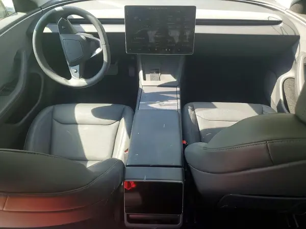 5YJ3E1EA2SF065670 2025 TESLA MODEL 3 - Image 8