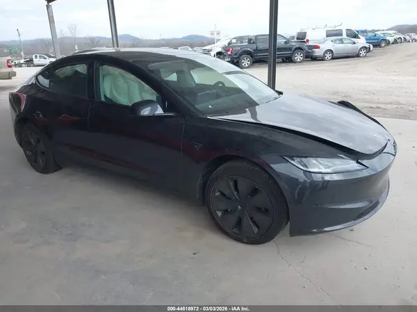 5YJ3E1EA2SF070478 2025 TESLA MODEL 3 - Image 1