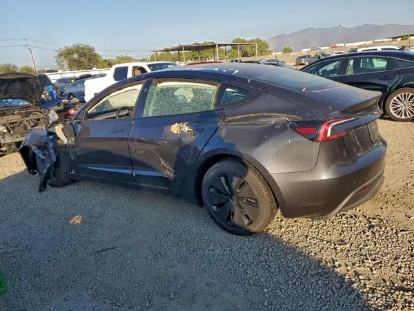 5YJ3E1EA2SF074398 2025 TESLA MODEL 3 - Image 2