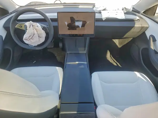 5YJ3E1EA2SF076409 2025 TESLA MODEL 3 - Image 8