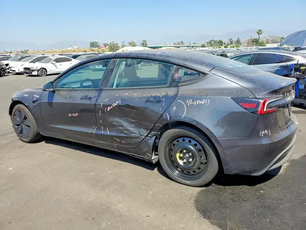 5YJ3E1EA2SF080976 2025 TESLA MODEL 3 - Image 2