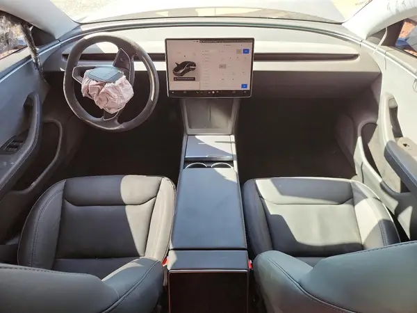 5YJ3E1EA2SF081058 2025 TESLA MODEL 3 - Image 8