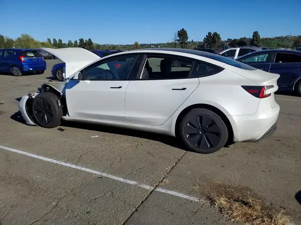 5YJ3E1EA2SF082792 2025 TESLA MODEL 3 - Image 2