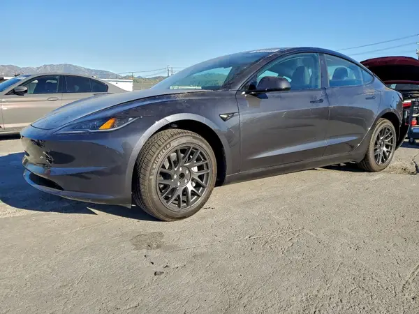 5YJ3E1EA2SF083005 2025 TESLA MODEL 3 - Image 1