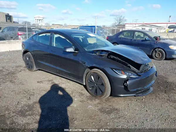 5YJ3E1EA2SF878958 2025 TESLA MODEL 3 - Image 1