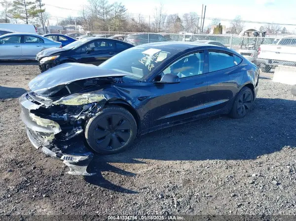 5YJ3E1EA2SF878958 2025 TESLA MODEL 3 - Image 2