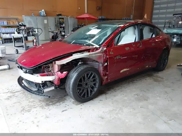 5YJ3E1EA2SF881830 2025 TESLA MODEL 3 - Image 2