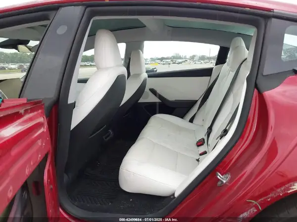 5YJ3E1EA2SF881830 2025 TESLA MODEL 3 - Image 8