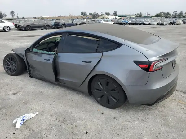 5YJ3E1EA2SF886459 2025 TESLA MODEL 3 - Image 2