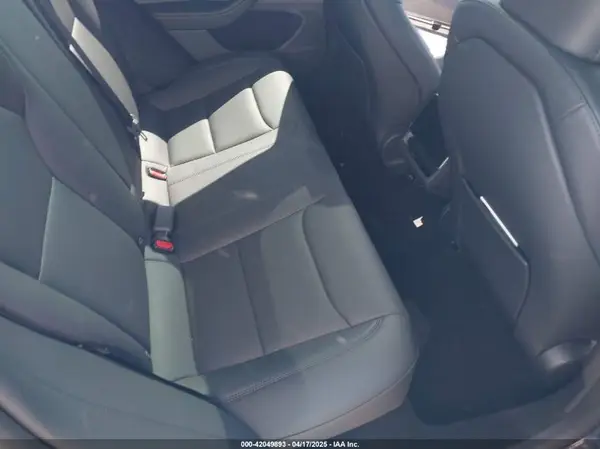 5YJ3E1EA2SF900943 2025 TESLA MODEL 3 - Image 8