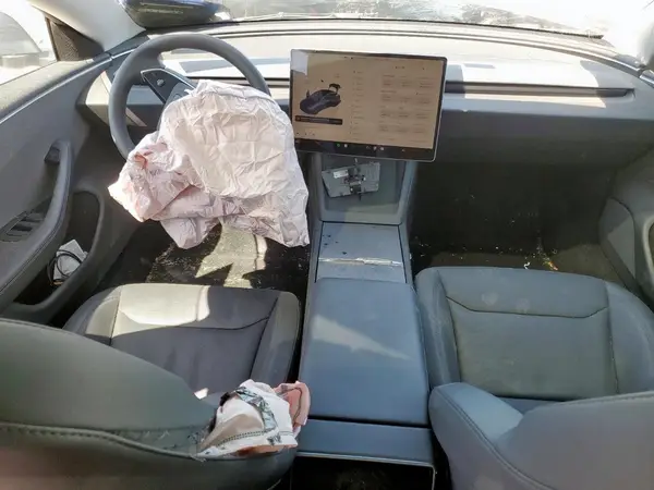 5YJ3E1EA2SF901218 2025 TESLA MODEL 3 - Image 8