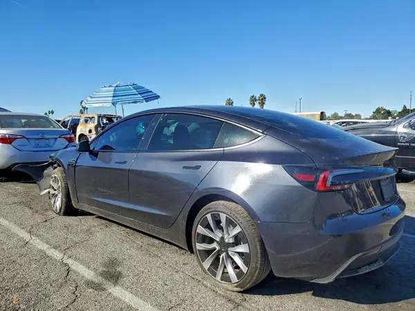 5YJ3E1EA2SF901591 2025 TESLA MODEL 3 - Image 2