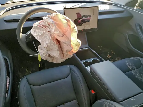 5YJ3E1EA2SF901591 2025 TESLA MODEL 3 - Image 8