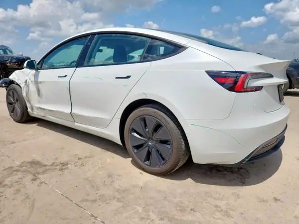 5YJ3E1EA2SF904197 2025 TESLA MODEL 3 - Image 2