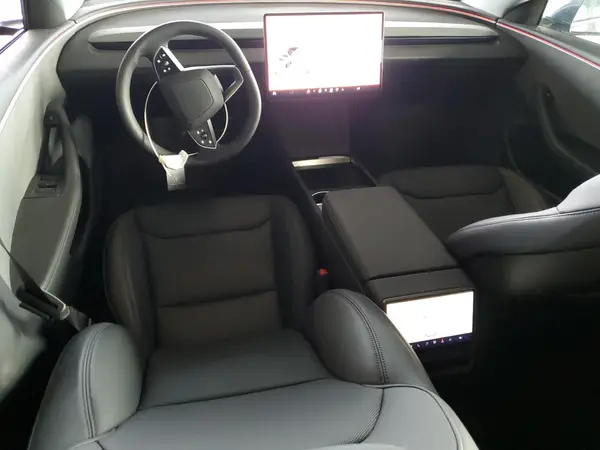 5YJ3E1EA2SF904698 2025 TESLA MODEL 3 - Image 8