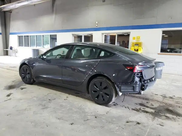 5YJ3E1EA2SF907326 2025 TESLA MODEL 3 - Image 2