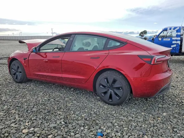 5YJ3E1EA2SF910582 2025 TESLA MODEL 3 - Image 2