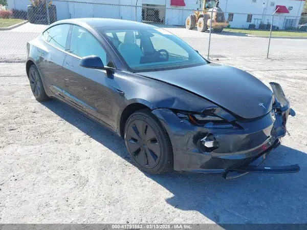 5YJ3E1EA2SF910890 2025 TESLA MODEL 3 - Image 1