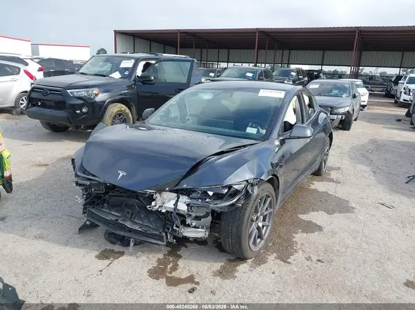5YJ3E1EA2SF911828 2025 TESLA MODEL 3 - Image 2