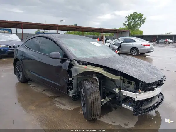 5YJ3E1EA2SF913370 2025 TESLA MODEL 3 - Image 1