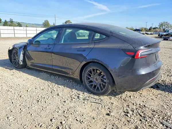 5YJ3E1EA2SF914518 2025 TESLA MODEL 3 - Image 2