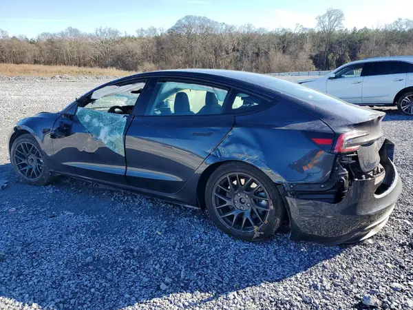 5YJ3E1EA2SF916236 2025 TESLA MODEL 3 - Image 2