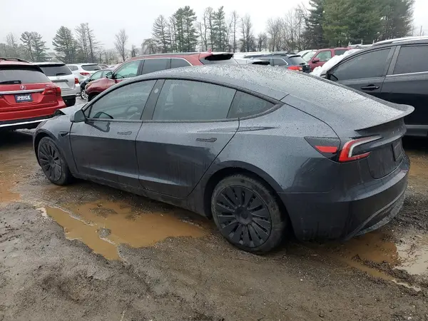 5YJ3E1EA2SF916480 2025 TESLA MODEL 3 - Image 2