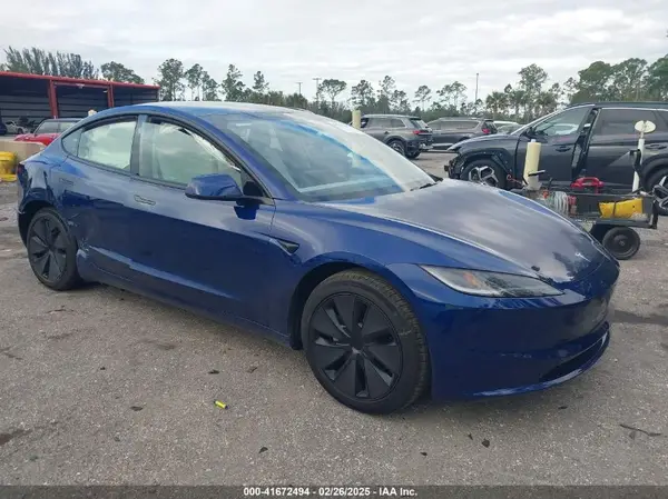 5YJ3E1EA2SF919461 2025 TESLA MODEL 3 - Image 1