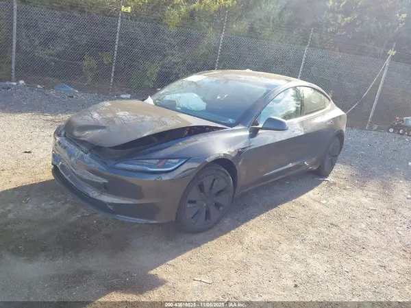 5YJ3E1EA2SF920187 2025 TESLA MODEL 3 - Image 2
